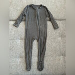 Kyte BABY Gray Long Sleeve Footed One-Piece Zipper Pajamas
